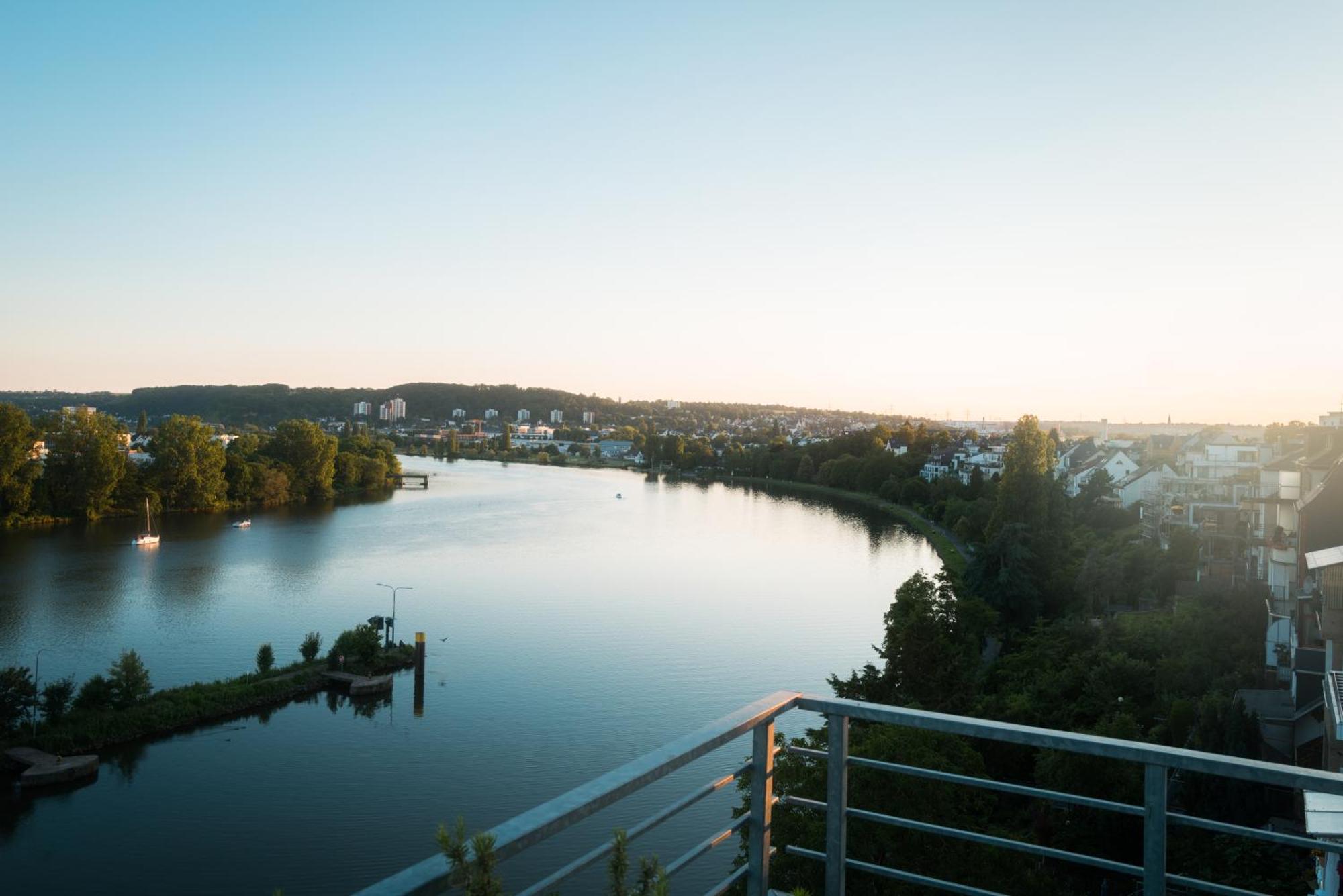 Penthouse Wohnung Mit Schoenem Moselblick In Metternich Koblenz  Exterior photo