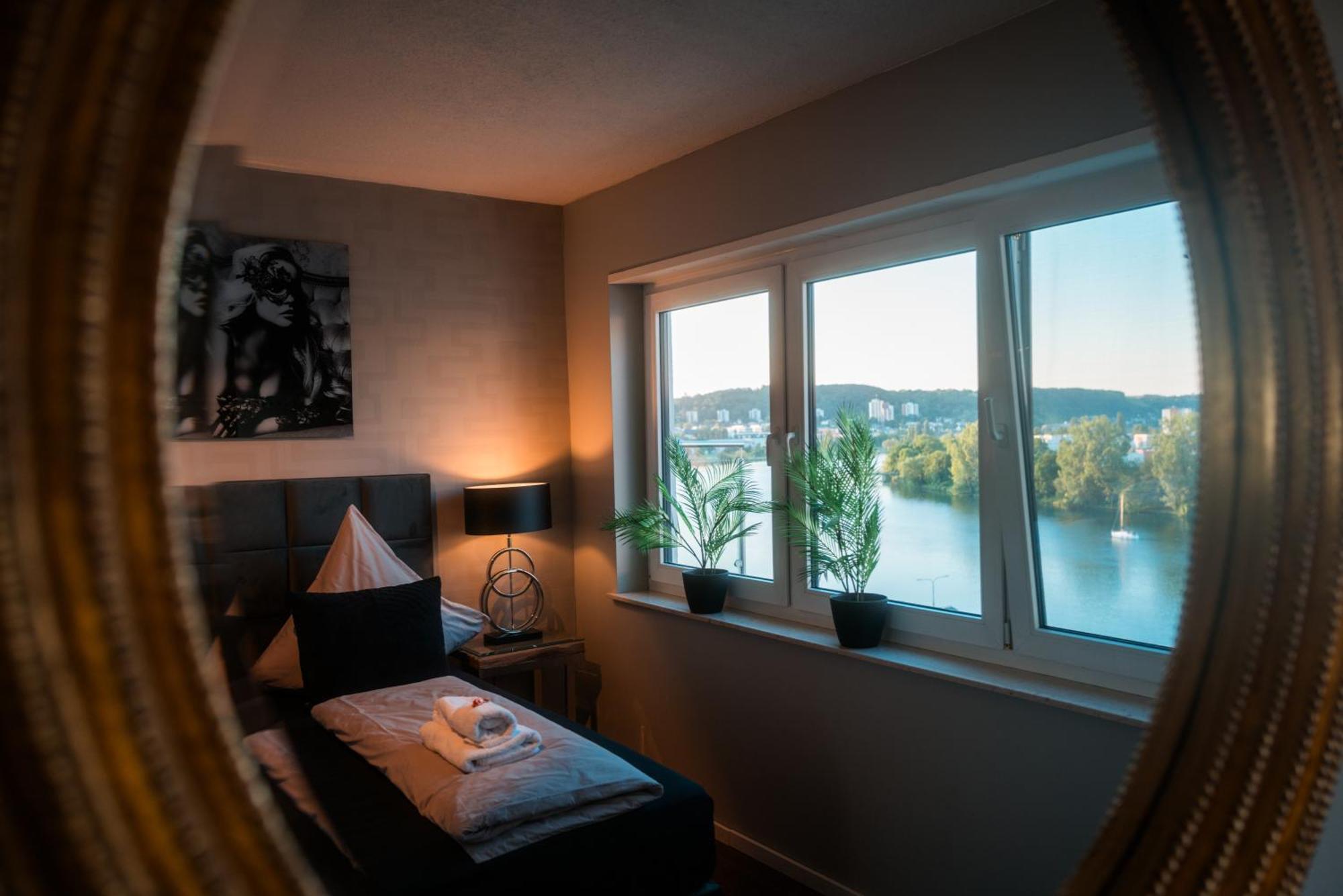 Penthouse Wohnung Mit Schoenem Moselblick In Metternich Koblenz  Exterior photo