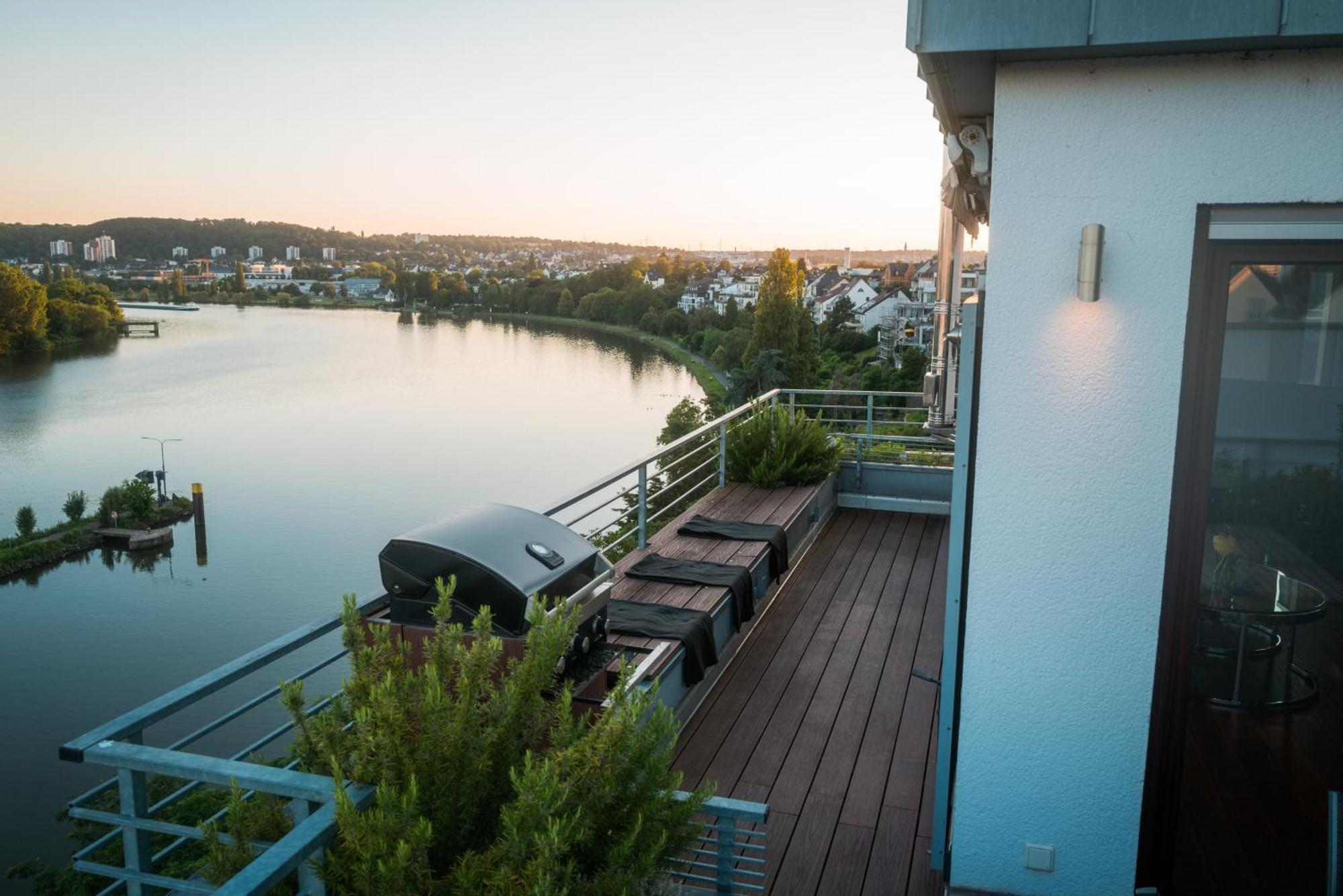 Penthouse Wohnung Mit Schoenem Moselblick In Metternich Koblenz  Exterior photo