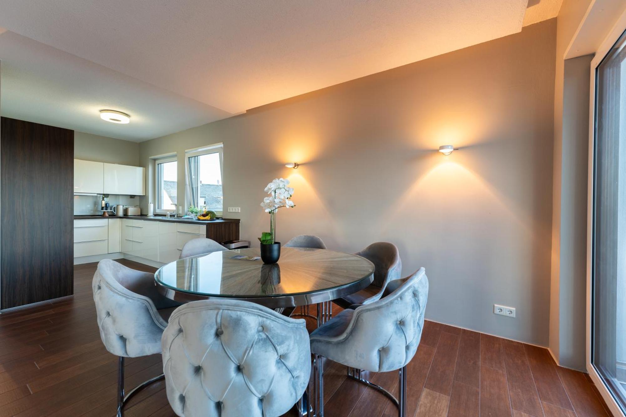 Penthouse Wohnung Mit Schoenem Moselblick In Metternich Koblenz  Exterior photo