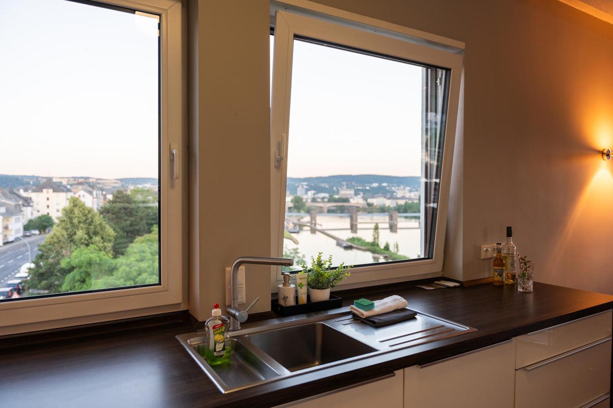 Penthouse Wohnung Mit Schoenem Moselblick In Metternich Koblenz  Exterior photo